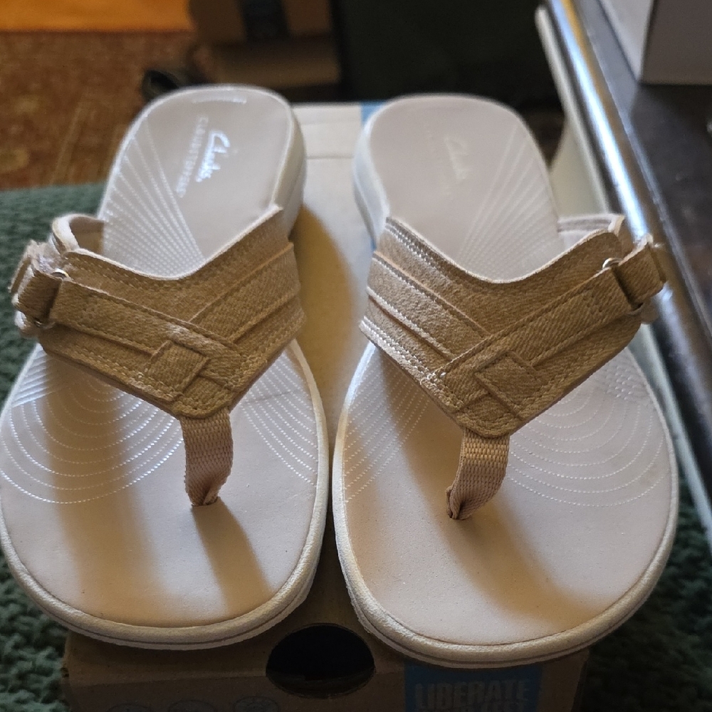 Clarks Light Tan Flip-Flops